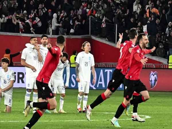 UEFA cho phép tăng quy mô cầu thủ lên 26 